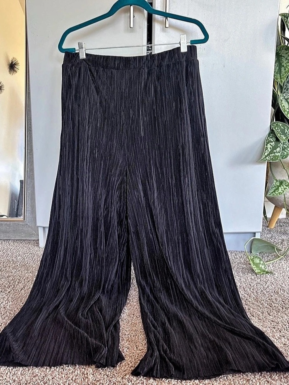 Banana Republic Sloan Pleated Wide-Leg Pant Black Large